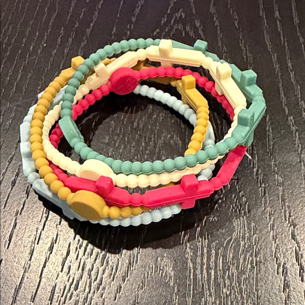 NWT Plunder Silicone Bracelet Set BRC3